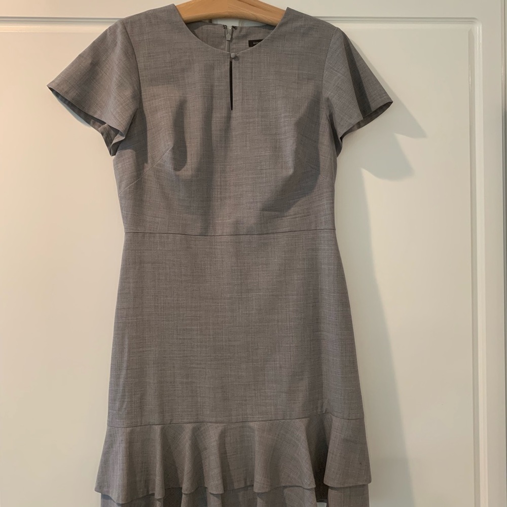 Banana Republic Gray Short-Sleeve Ruffle-Hem Dress
